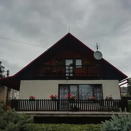 V Rodinném Domě *